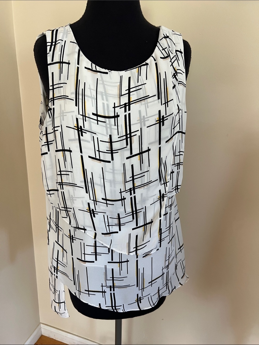 White House Black Market White Black Printed Layered Shell Top